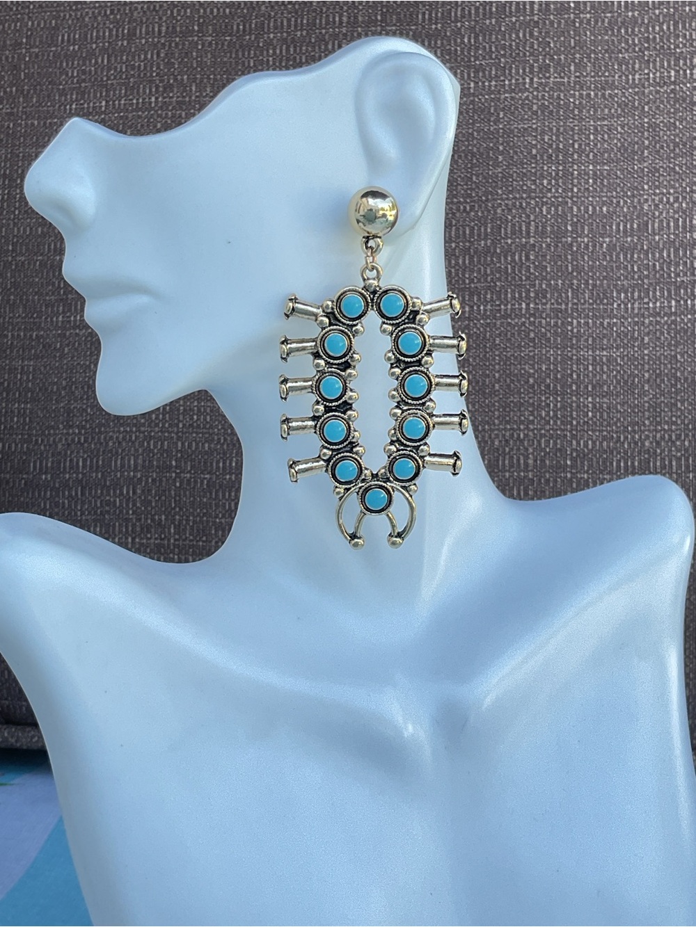 🌟🌟 Gold-Tone Turquoise Drop Earrings - Picture 7 of 8